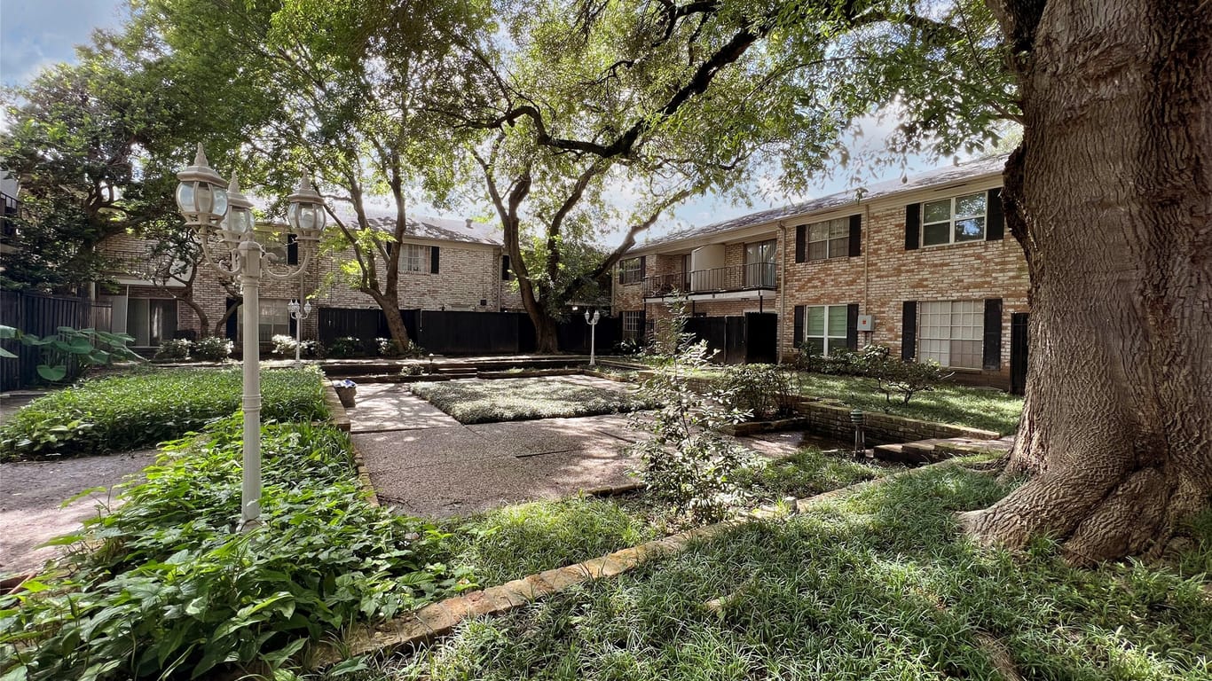 Houston 1-story, 2-bed 7900 Westheimer Road 134-idx