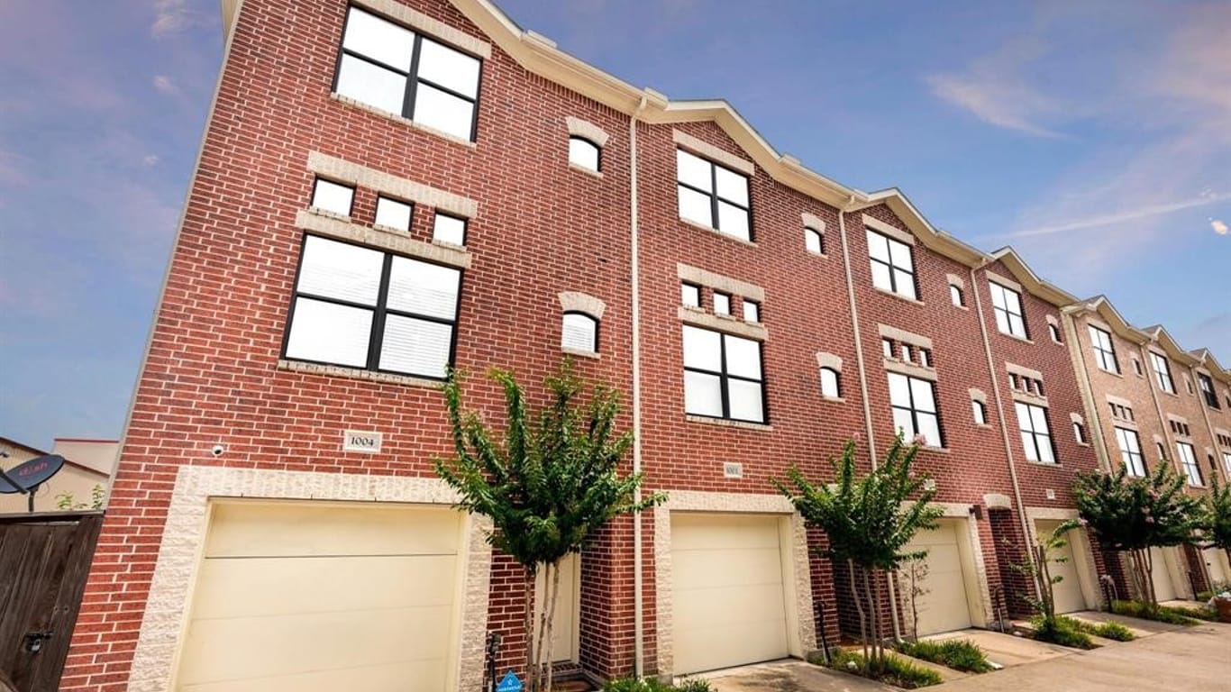 Houston 3-story, 2-bed 2710 Hullsmith Drive 1004-idx