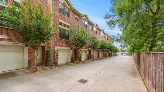 Houston 3-story, 2-bed 8710 Beverlyhill Street 204-idx