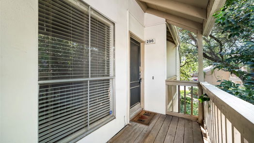 Houston null-story, 1-bed 2100 Tanglewilde Street 296-idx