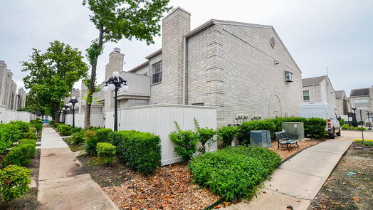 Houston 2-story, 2-bed 3800 Tanglewilde Street 109-idx