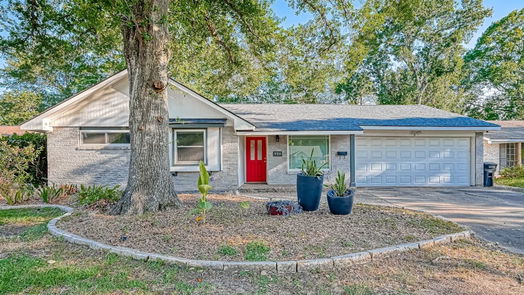 Houston 1-story, 3-bed 9311 Meadowbriar Lane-idx