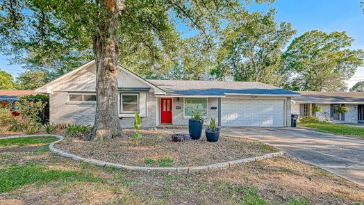 Houston 1-story, 3-bed 9311 Meadowbriar Lane-idx