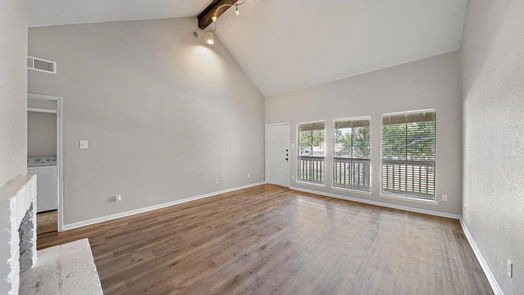 Houston 1-story, 1-bed 2100 Tanglewilde Street 312-idx