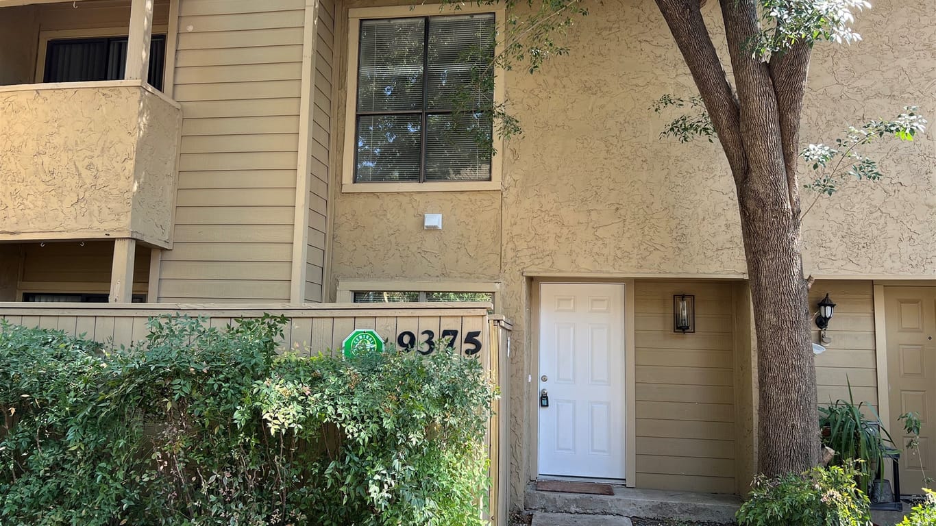 Houston 2-story, 2-bed 9375 Pagewood Lane-idx