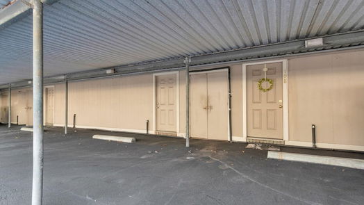 Houston 2-story, 3-bed 2226 S Piney Point Road 108-idx