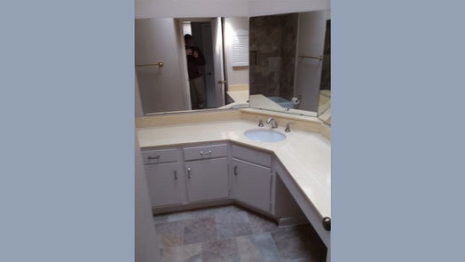 Houston 2-story, 3-bed 2226 S Piney Point Road 108-idx