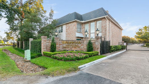 Houston 2-story, 2-bed 2228 S Piney Point Road 107-idx