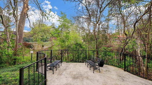 Houston 2-story, 3-bed 2226 S Piney Point Road 108-idx