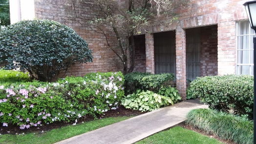 Houston 2-story, 3-bed 2226 S Piney Point Road 108-idx