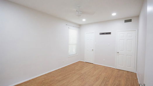 Houston null-story, 2-bed 2100 Tanglewilde Street 15-idx