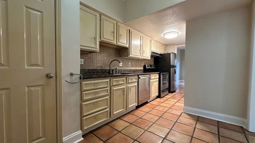 Houston 2-story, 3-bed 2100 Tanglewilde Street 203-idx