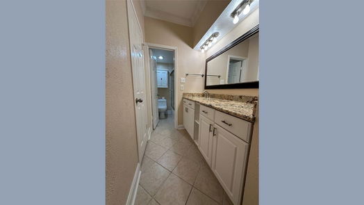 Houston 2-story, 3-bed 2100 Tanglewilde Street 203-idx