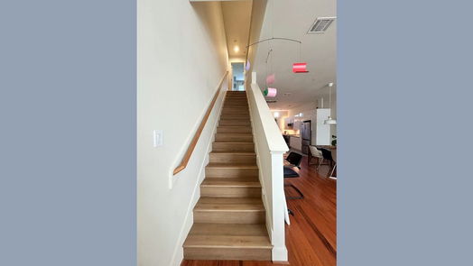 Houston 3-story, 2-bed 8715 Meadowcroft 802-idx