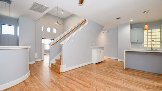 Houston 3-story, 3-bed 8642 Meadowcroft Drive-idx