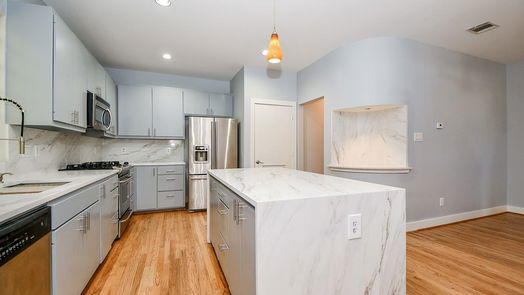 Houston 3-story, 3-bed 8642 Meadowcroft Drive-idx
