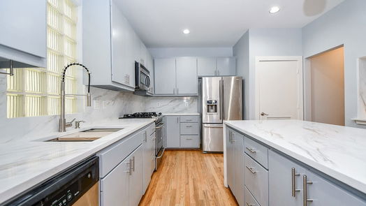 Houston 3-story, 3-bed 8642 Meadowcroft Drive-idx