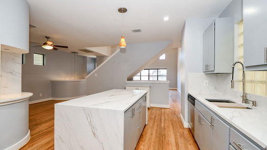 Houston 3-story, 3-bed 8642 Meadowcroft Drive-idx