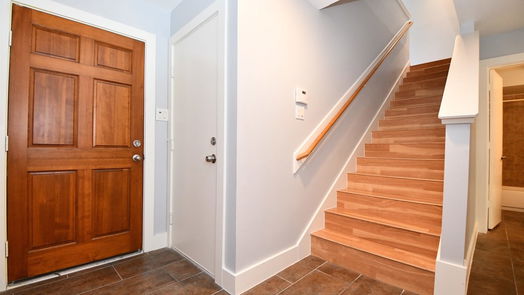 Houston 3-story, 3-bed 8642 Meadowcroft Drive-idx