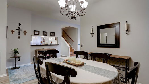 Houston null-story, 3-bed 9858 N Villa Drive-idx