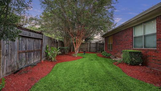 Houston null-story, 3-bed 9858 N Villa Drive-idx