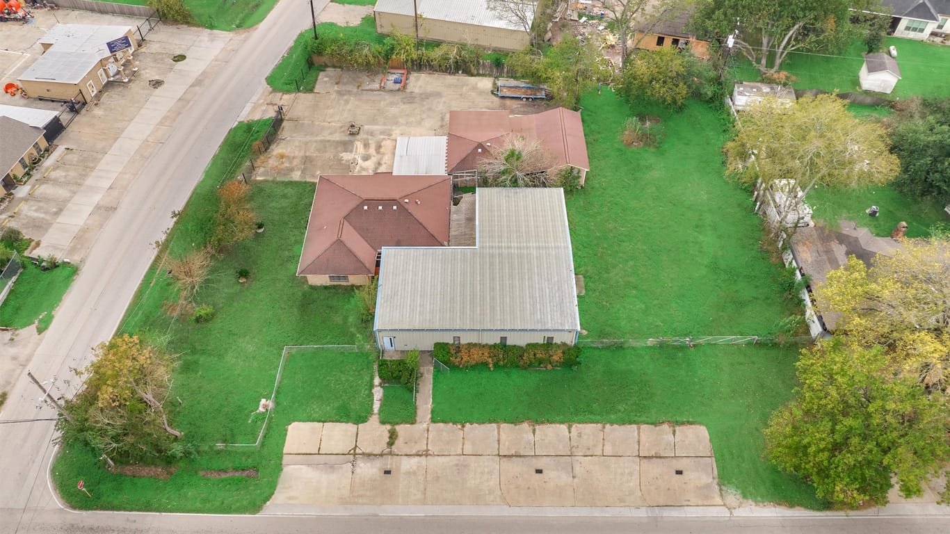 Houston null-story, 4-bed 9103 Shoal Creek Drive-idx