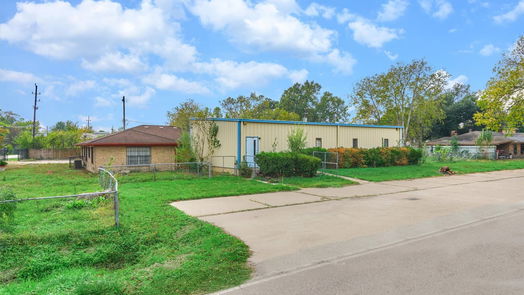 Houston null-story, 4-bed 9103 Shoal Creek Drive-idx