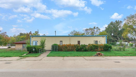 Houston null-story, 4-bed 9103 Shoal Creek Drive-idx