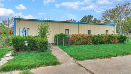 Houston null-story, 4-bed 9103 Shoal Creek Drive-idx
