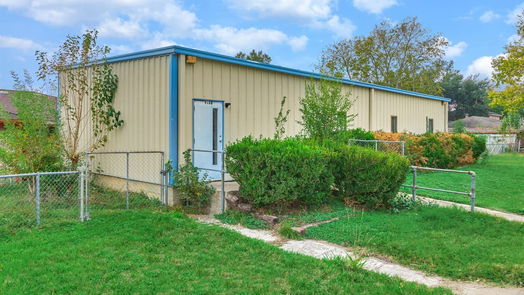 Houston null-story, 4-bed 9103 Shoal Creek Drive-idx