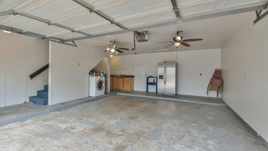 Houston null-story, 2-bed 9714 Plum Ridge Drive-idx