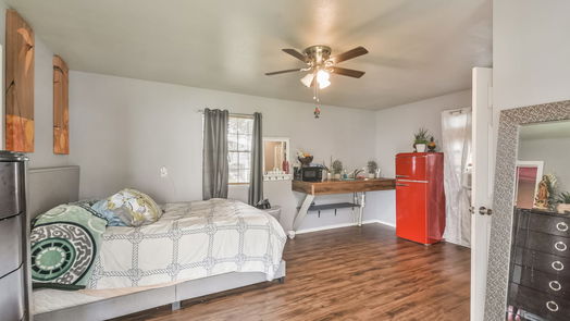 Houston null-story, 2-bed 9714 Plum Ridge Drive-idx