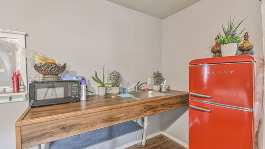 Houston null-story, 2-bed 9714 Plum Ridge Drive-idx