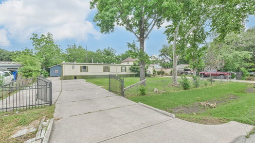 Houston null-story, 2-bed 9714 Plum Ridge Drive-idx