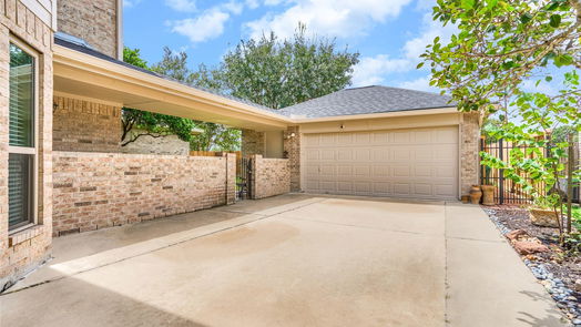 Houston 2-story, 5-bed 8839 Ballinger Drive-idx