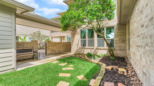 Houston 2-story, 5-bed 8839 Ballinger Drive-idx