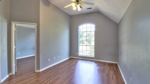 Houston 2-story, 3-bed 10107 Hickory Trail Lane-idx