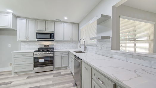 Houston 2-story, 3-bed 9734 Knights Drive-idx