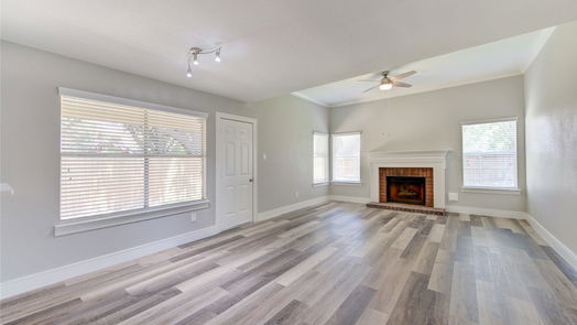 Houston 2-story, 3-bed 9734 Knights Drive-idx