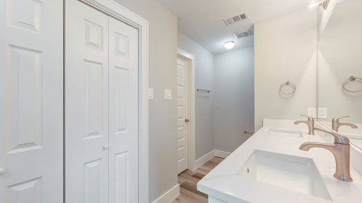 Houston 2-story, 3-bed 9734 Knights Drive-idx