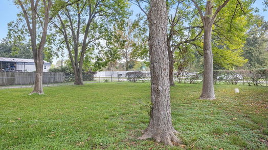 Houston 1-story, 5-bed 5615 Green Pines Drive-idx