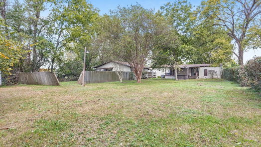 Houston 1-story, 5-bed 5615 Green Pines Drive-idx