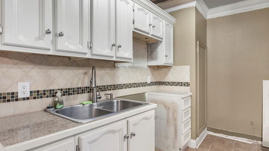 Houston 1-story, 5-bed 5615 Green Pines Drive-idx