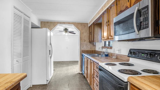 Houston 1-story, 5-bed 5615 Green Pines Drive-idx