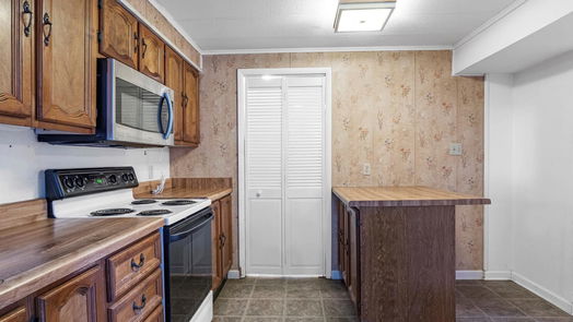 Houston 1-story, 5-bed 5615 Green Pines Drive-idx