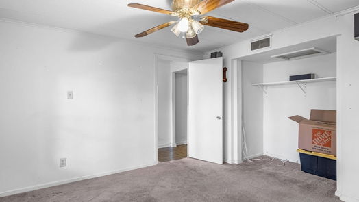 Houston 1-story, 5-bed 5615 Green Pines Drive-idx