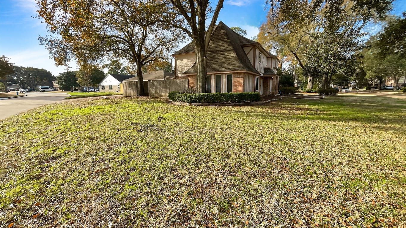 Houston 2-story, 4-bed 5303 Green Springs Drive-idx