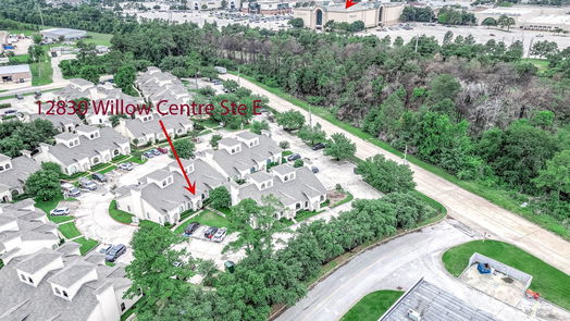 Houston 1-story, 2-bed 12830 Willow Centre Drive E-idx