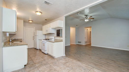 Houston 1-story, 3-bed 14118 Sandy Point Lane-idx