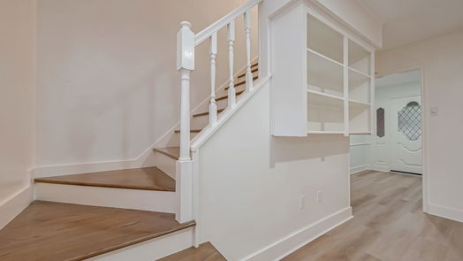 Houston 2-story, 7-bed 5902 Templegate Drive-idx